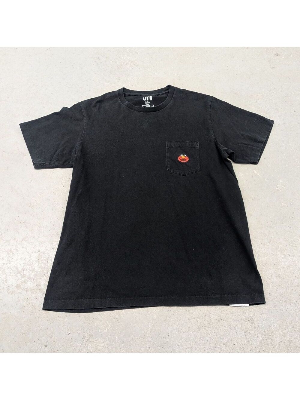 KAWS x Uniqlo x Sesame Street Elmo Pocket T-shirt Black